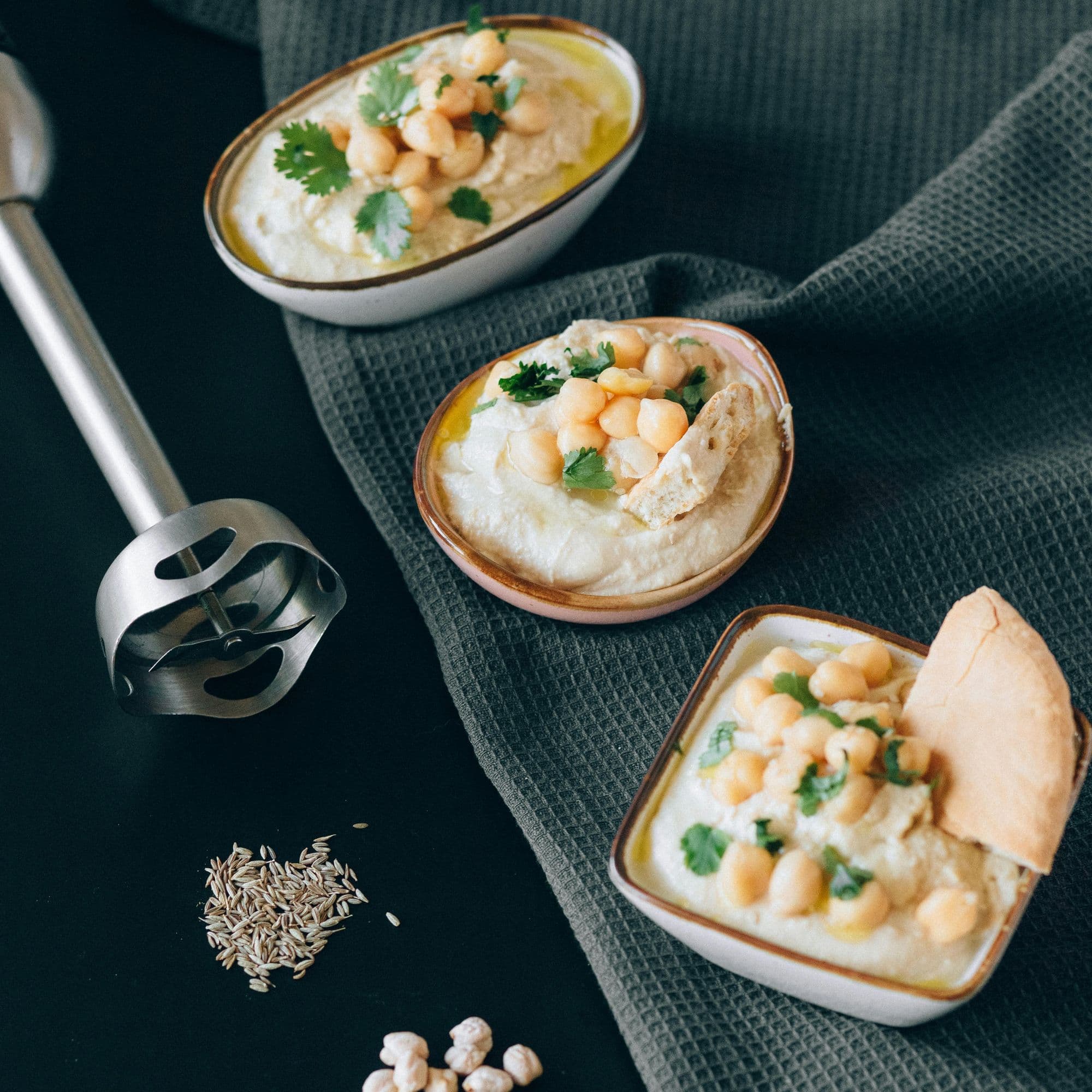 Hummus, MIDDLE_EASTERN, Kichererbsen, Vegan, Naher Osten, Tahini, Gesund, VEGAN, HEALTHY, STREET_FOOD, DINNER, SNACK, SNACKS