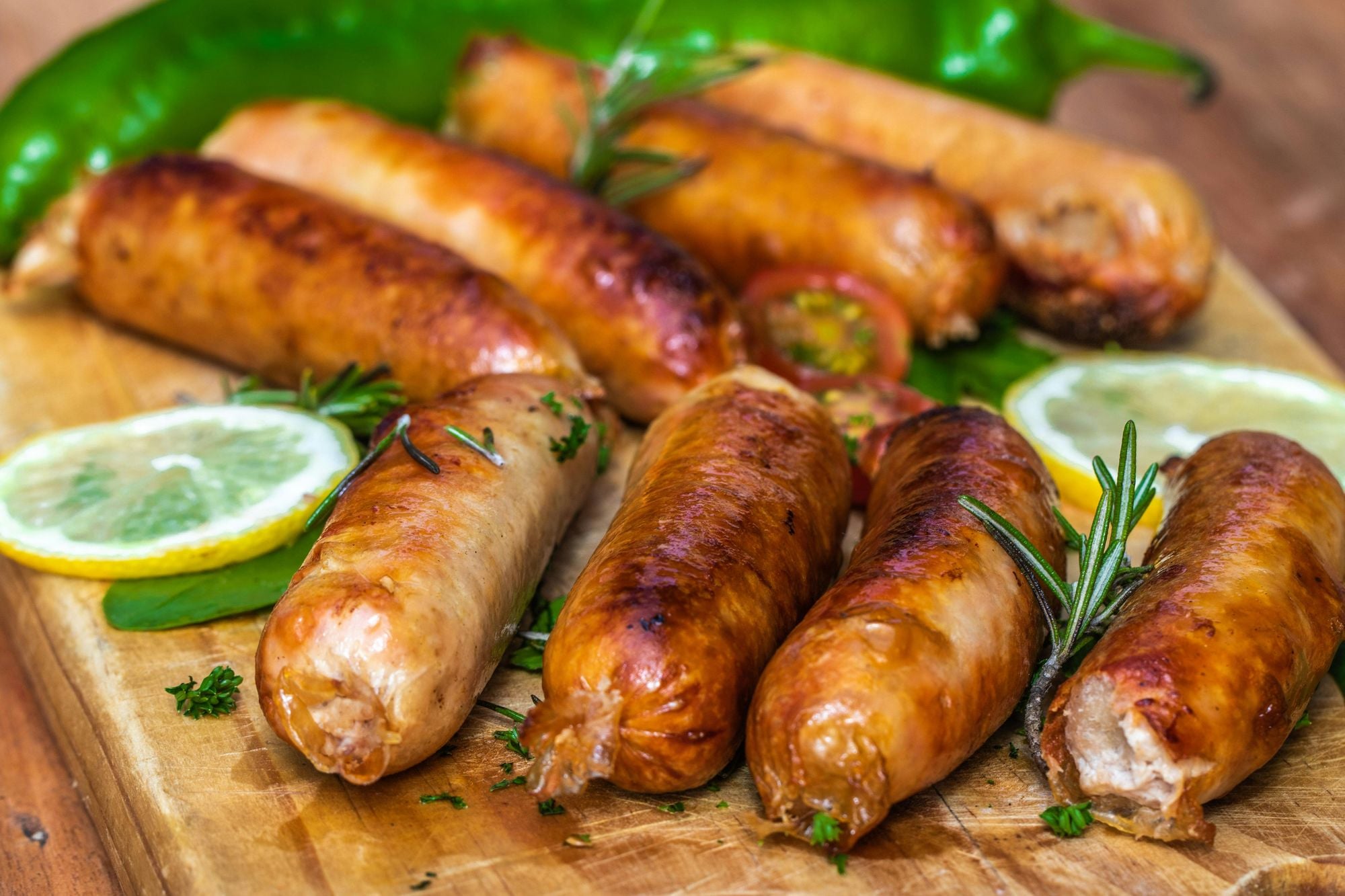 Bratwurst mit Kräutern und Zitrone, Bratwurst with Herbs and Lemon, GERMAN, Bratwurst, Grillen, Zitrone, Kräuter, Schweinefleisch, BBQ, GRILL, TRADITIONAL, DINNER, BEEF, FAMILY