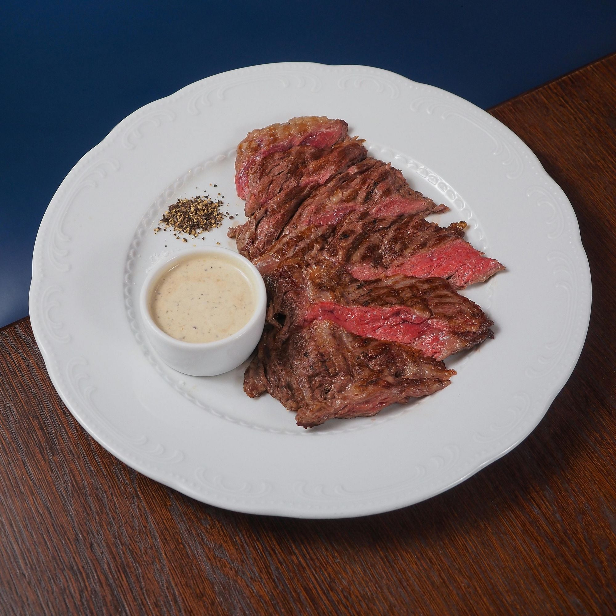 Gegrilltes Steak mit Pfeffersauce, Grilled Steak with Pepper Sauce, INTERNATIONAL, Steak, Beef, Grilled, Pepper Sauce, GOURMET, EASY, DINNER, BEEF, HIGH_PROTEIN