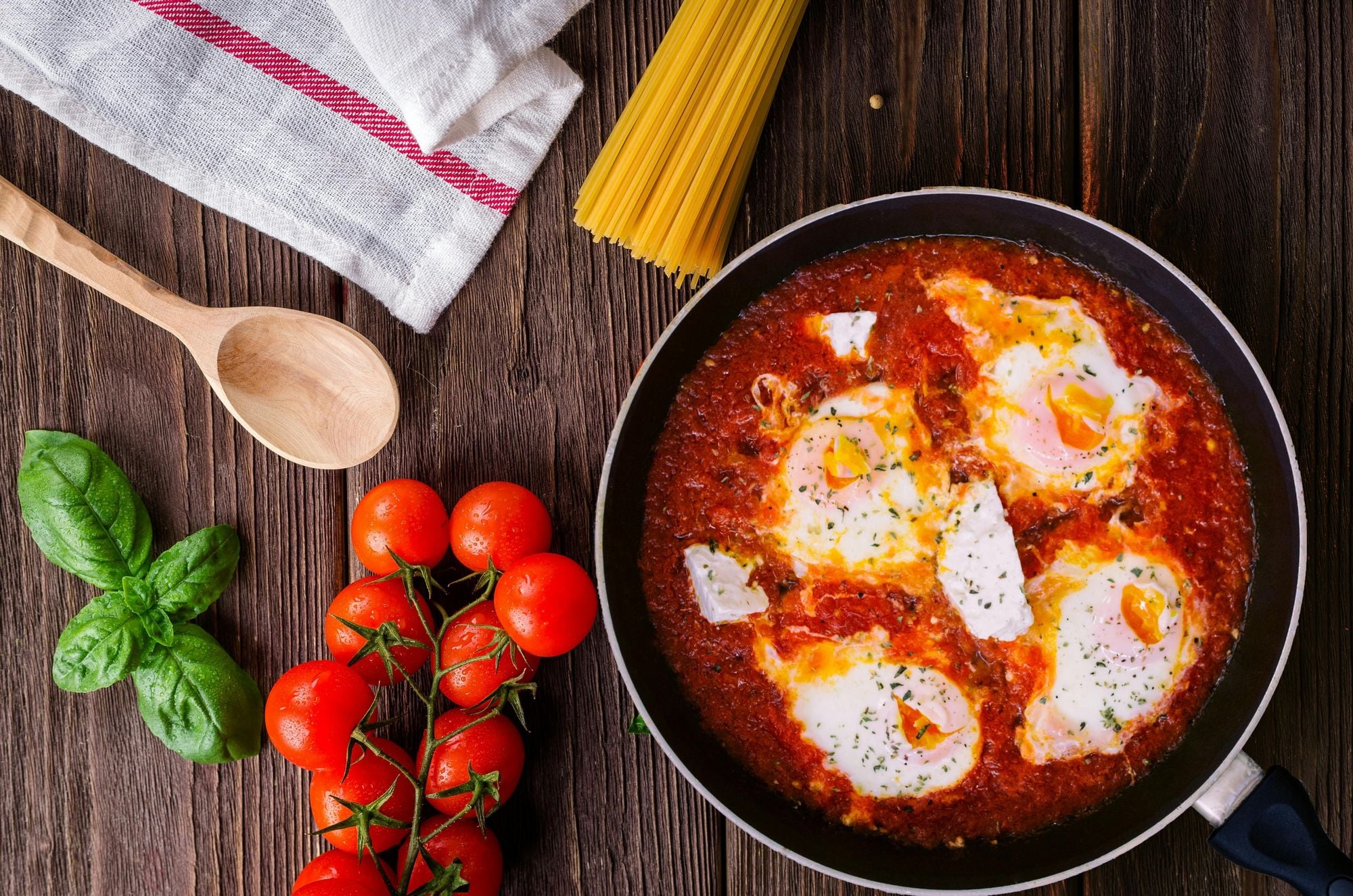 Shakshuka, Shakshouka, MIDDLE_EASTERN, Eier, Tomatensauce, Frühstück, SPICY, VEGETARIAN, HEALTHY, BREAKFAST, HIGH_TEA